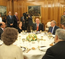 Sus Majestades los Reyes durante la cena ofrecida al Presidente de la República Oriental del Uruguay, Sr. José Mujica Cordano